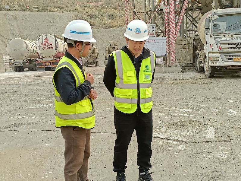 1617330283733785.jpg 聽取項(xiàng)目部負(fù)責(zé)人匯報(bào).jpg