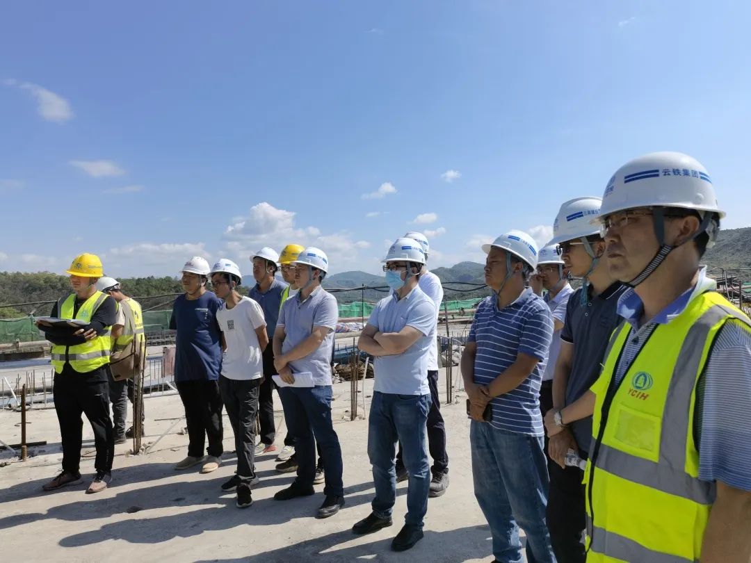 殷華富、李光正到永大項(xiàng)目進(jìn)行綜合大檢查.jpg