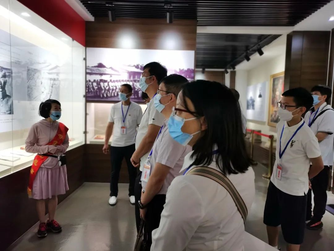 六直管開展“循偉人足跡  汲取精神力量”主題黨日活動(dòng)1.jpg